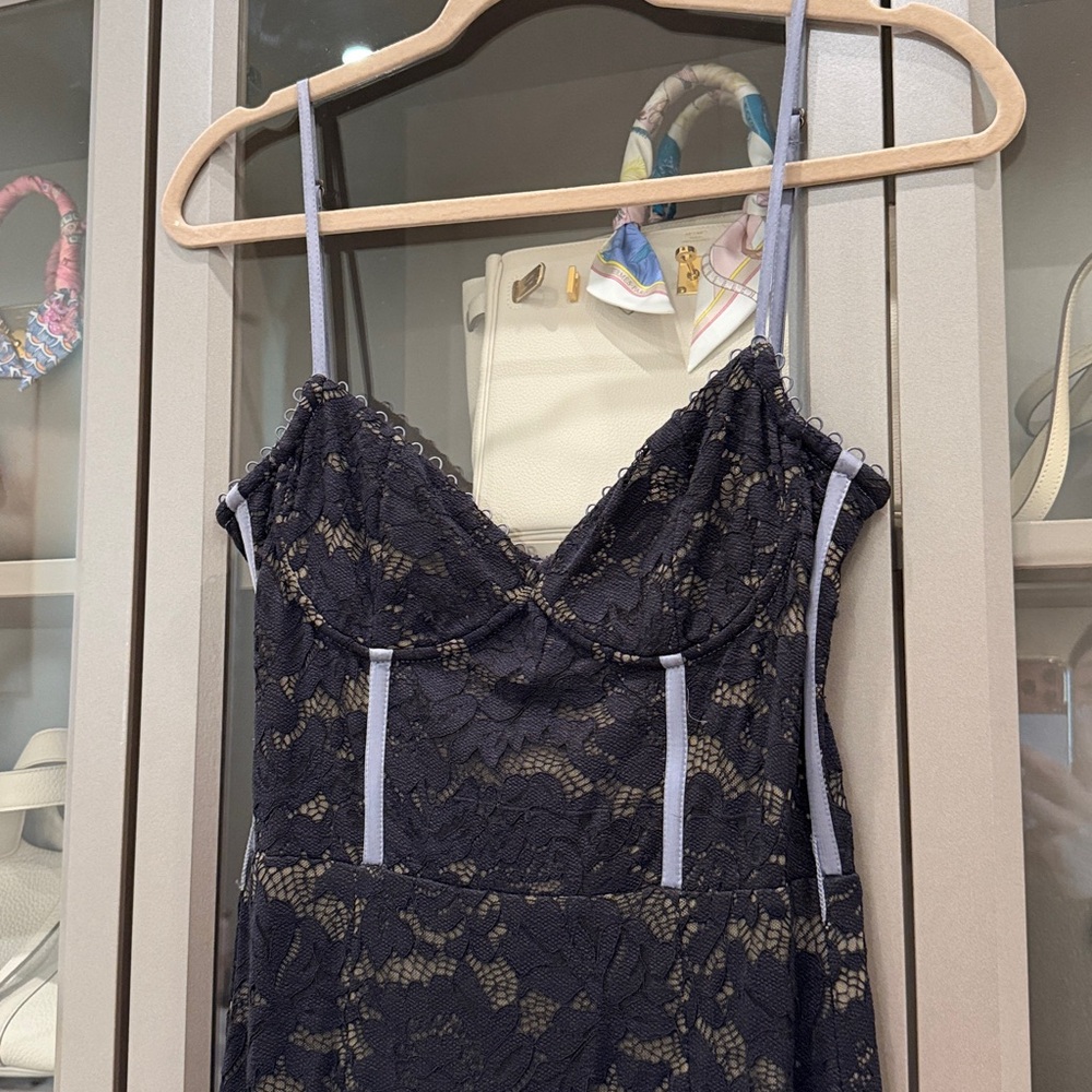 V. Chapman Naomi Stretch Lace Dress - Picture 4 of 7